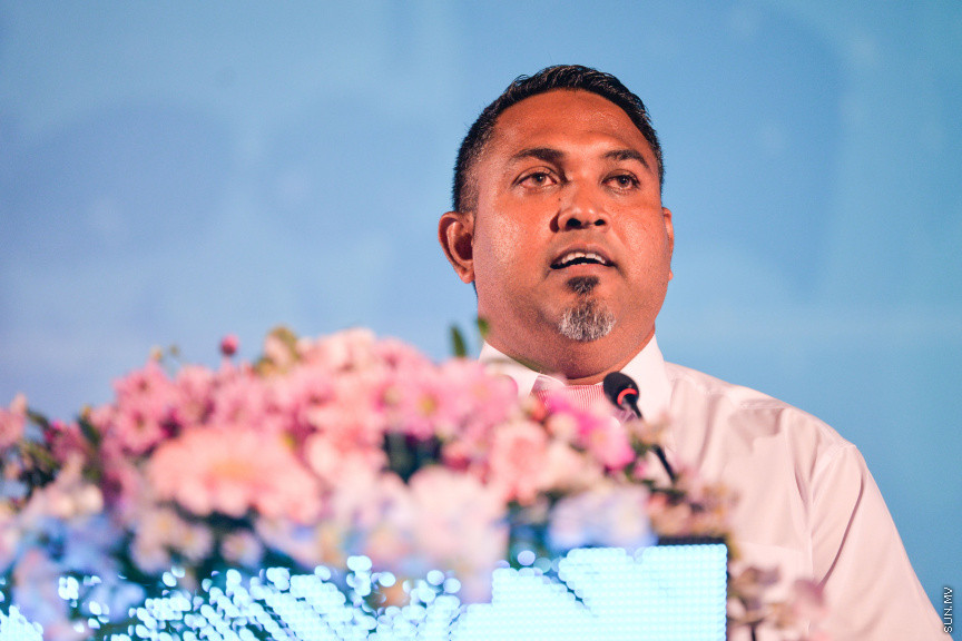 ފެބްރުއަރީ 28، 2020: ކައުންސިލް އިންތިހާބުގެ ކެމްޕެއިން ރަސްމީކޮށް ފެށުމަށް ޕީޕީއެމުން ކާނިވާ ސަރަހައްދުގައި ބޭއްވި "މީ މަގޭ ރާއްޖެ" ޖަލްސާގެ ތެރެއިން: މި ޖަލްސާގައި ގިނަ އަދަދެއްގެ މީހުން ވަނީ ބައިވެރިވެފަ -- ސަން ފޮޓޯ/ ފަޔާޒު މޫސާ
