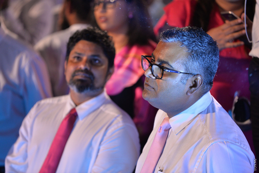 ފެބްރުއަރީ 28، 2020: ކައުންސިލް އިންތިހާބުގެ ކެމްޕެއިން ރަސްމީކޮށް ފެށުމަށް ޕީޕީއެމުން ކާނިވާ ސަރަހައްދުގައި ބޭއްވި "މީ މަގޭ ރާއްޖެ" ޖަލްސާގެ ތެރެއިން: މި ޖަލްސާގައި ގިނަ އަދަދެއްގެ މީހުން ވަނީ ބައިވެރިވެފަ -- ސަން ފޮޓޯ/ ފަޔާޒު މޫސާ