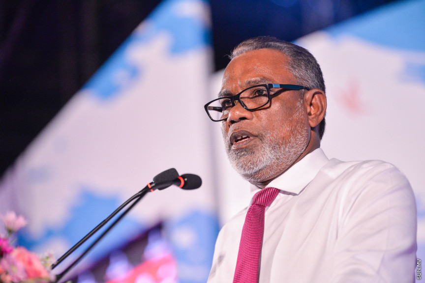 ފެބްރުއަރީ 28، 2020: ކައުންސިލް އިންތިހާބުގެ ކެމްޕެއިން ރަސްމީކޮށް ފެށުމަށް ޕީޕީއެމުން ކާނިވާ ސަރަހައްދުގައި ބޭއްވި "މީ މަގޭ ރާއްޖެ" ޖަލްސާގެ ތެރެއިން: މި ޖަލްސާގައި ގިނަ އަދަދެއްގެ މީހުން ވަނީ ބައިވެރިވެފަ -- ސަން ފޮޓޯ/ ފަޔާޒު މޫސާ
