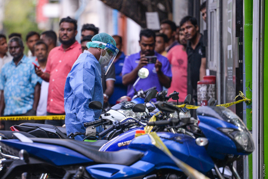 މުޅި ދުނިޔޭގައި ބާރަށް ފެތުރެމުންދާ ކޮރޯނާ ވައިރަސް ނުވަތަ ކޮވިޑް19އަށް ޝައްކުކުރެވޭ މީހަކު ރާއްޖެއިން ފެނިއްޖެ ހާލަތެއްގައި އަމަލުކުރާނެ ގޮތުގެ ޑްރިލްއެއް މާލޭގައި ކުރިއަށް ގެންދިއުން -- ސަން ފޮޓޯ/ ފަޔާޒު މޫސާ 