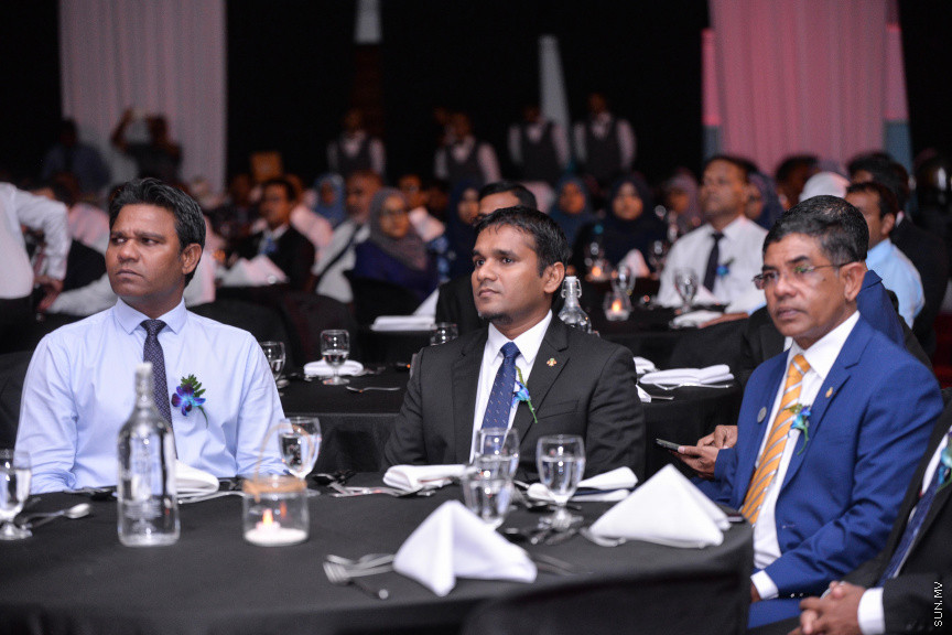 މާޗް 4، 2020: ސްޓެލްކޯއިން ކަރަންޓުގެ ހިދުމަތަށް ދޭން ފެށިތާ 70 އަހަރު ފުރުން ފާހަގަ ކުރުމަށް ދަރުބާރުގޭގައި ބޭއްވި ޖަލްސާގެ ތެރެއިން -- ސަން ފޮޓޯ/ ފަޔާޒު މޫސާ