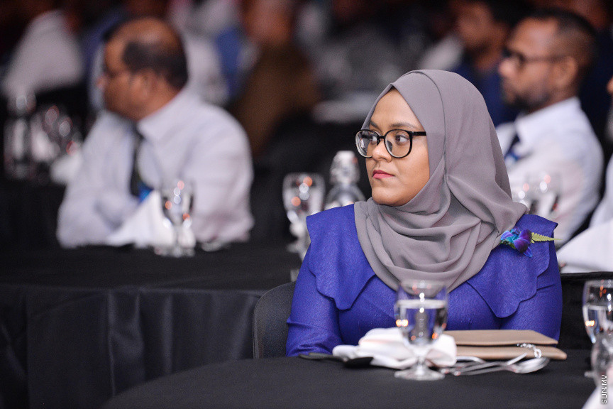 މާޗް 4، 2020: ސްޓެލްކޯއިން ކަރަންޓުގެ ހިދުމަތަށް ދޭން ފެށިތާ 70 އަހަރު ފުރުން ފާހަގަ ކުރުމަށް ދަރުބާރުގޭގައި ބޭއްވި ޖަލްސާގެ ތެރެއިން -- ސަން ފޮޓޯ/ ފަޔާޒު މޫސާ