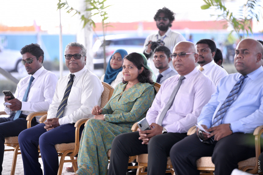 މާޗް 10، 2020: ހުޅުމާލޭ ފޭސް 2ގައި އިމާރާތްކުރާ 1،700 ހައުސިން ޔުނިޓުގެ ބިންގާ އެޅުމަށް ބޭއްވި ރަސްމިއްޔާތުގެ ތެރެއިން -- ސަން ފޮޓޯ/ ފަޔާޒު މޫސާ