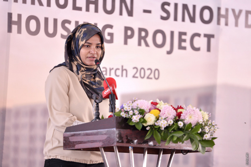 މާޗް 10، 2020: ހުޅުމާލޭ ފޭސް 2ގައި އިމާރާތްކުރާ 1،700 ހައުސިން ޔުނިޓުގެ ބިންގާ އެޅުމަށް ބޭއްވި ރަސްމިއްޔާތުގެ ތެރެއިން -- ސަން ފޮޓޯ/ ފަޔާޒު މޫސާ