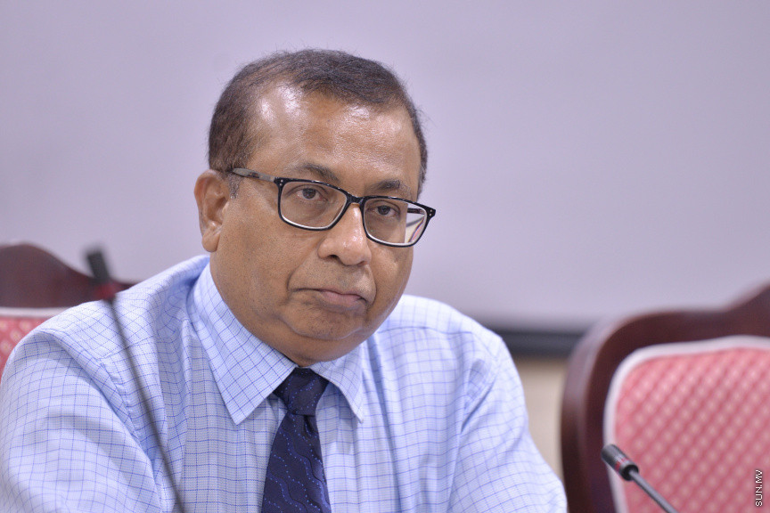 މާޗް 17، 2020: ހާއްސަ ހާލަތެއް މެދުވެރިވެގެން އިންތިހާބެއް ފަސް ކުރަން ޖެހިއްޖެ ހާލަތެއްގައި ގާނޫނީގޮތުން އަމަލުކުރާނެ ގޮތްތަކެއް ކަނޑައެޅުމަށްޓަކައި ކުރަންޖެހޭ ކަންކަން ކުރުމަށް ރައްޔިތުންގެ މަޖިލީހުގެ މިނިވަން މުއައްސަސާތަކުގެ ކޮމެޓީއަށް އިލެކްޝަން ކޮމިޝަން ހާޒިރުކުރުން -- ސަން ފޮޓޯ/ ފަޔާޒު މޫސާ