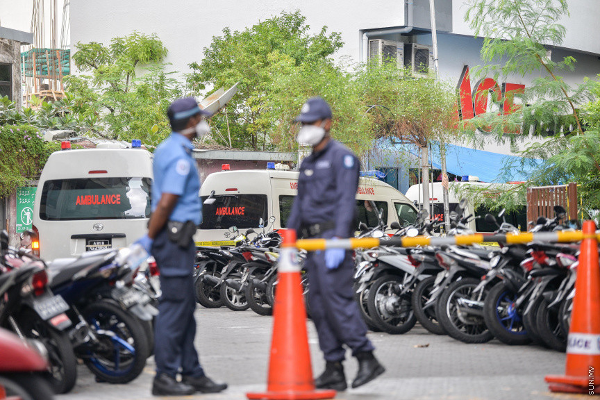 އޭޕްރީލް 15، 2020: ކޮވިޑް19 ޖެހިފައިވާ މީހަކު މާލެއިން ފެނުމާ ގުޅިގެން، 24 ގަޑިއިރަށް މާލެ ސަރަހައްދު ބަންދުކުރުން -- ސަން ފޮޓޯ/ ފަޔާޒު މޫސާ
