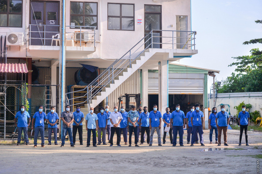 ޖޫން 15، 2020: ކޮވިޑް19ގެ ސަބަބުން ފުރަބަންދުވެގެން ސްޓެލްކޯގެ ހިދުމަތްދިނުމުގައި މާލެ، ވިލިމާލެ، ތިލަފުށި އަދި ގުޅީފަޅުގައި ދެމި ތިބި މުވައްޒަފުންގެ އަގު ވަޒަން ކުރުން -- ސަން ފޮޓޯ/ ފަޔާޒު މޫސާ