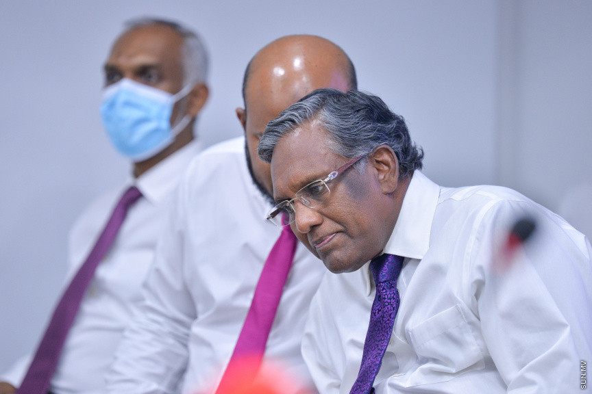 ޖޫން 22، 2020: ޕްރޮގްރެސިވް ކޮންގްރެސް ކޯލިޝަންގެ އެޑްވައިޒަރު ކަމުގެ މަގާމް މުހައްމަދު ވަހީދު ހަސަން މަނިކުއަށް ދެއްވުމަށް ބޭއްވި ހާއްސަ ނޫސްވެރިންގެ ބައްދަލުވުމުގެ ތެރެއިން -- ސަން ފޮޓޯ/ ފަޔާޒު މޫސާ