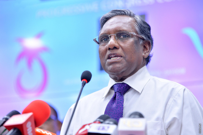 ޖޫން 22، 2020: ޕްރޮގްރެސިވް ކޮންގްރެސް ކޯލިޝަންގެ އެޑްވައިޒަރު ކަމުގެ މަގާމް މުހައްމަދު ވަހީދު ހަސަން މަނިކުއަށް ދެއްވުމަށް ބޭއްވި ހާއްސަ ނޫސްވެރިންގެ ބައްދަލުވުމުގެ ތެރެއިން -- ސަން ފޮޓޯ/ ފަޔާޒު މޫސާ
