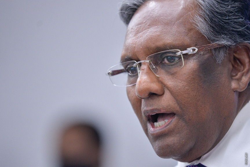 ޖޫން 22، 2020: ޕްރޮގްރެސިވް ކޮންގްރެސް ކޯލިޝަންގެ އެޑްވައިޒަރު ކަމުގެ މަގާމް މުހައްމަދު ވަހީދު ހަސަން މަނިކުއަށް ދެއްވުމަށް ބޭއްވި ހާއްސަ ނޫސްވެރިންގެ ބައްދަލުވުމުގެ ތެރެއިން -- ސަން ފޮޓޯ/ ފަޔާޒު މޫސާ