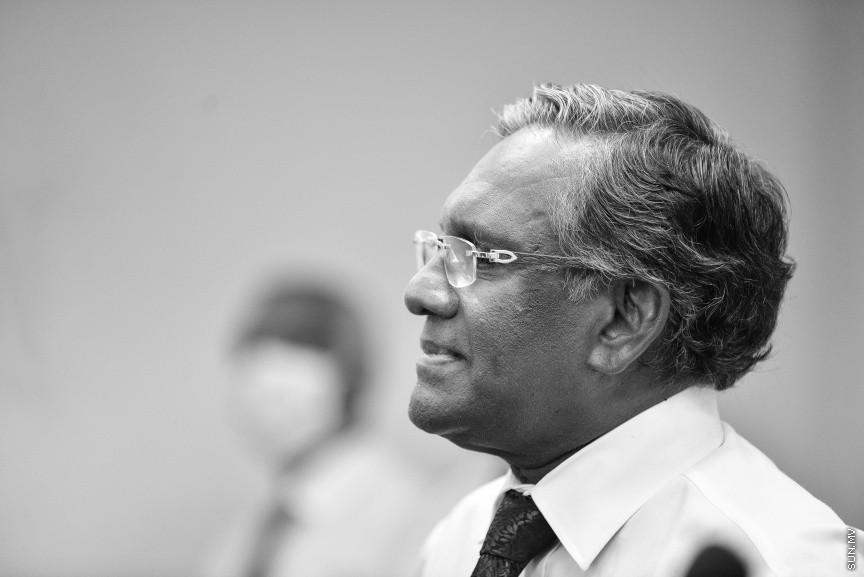 ޖޫން 22، 2020: ޕްރޮގްރެސިވް ކޮންގްރެސް ކޯލިޝަންގެ އެޑްވައިޒަރު ކަމުގެ މަގާމް މުހައްމަދު ވަހީދު ހަސަން މަނިކުއަށް ދެއްވުމަށް ބޭއްވި ހާއްސަ ނޫސްވެރިންގެ ބައްދަލުވުމުގެ ތެރެއިން -- ސަން ފޮޓޯ/ ފަޔާޒު މޫސާ