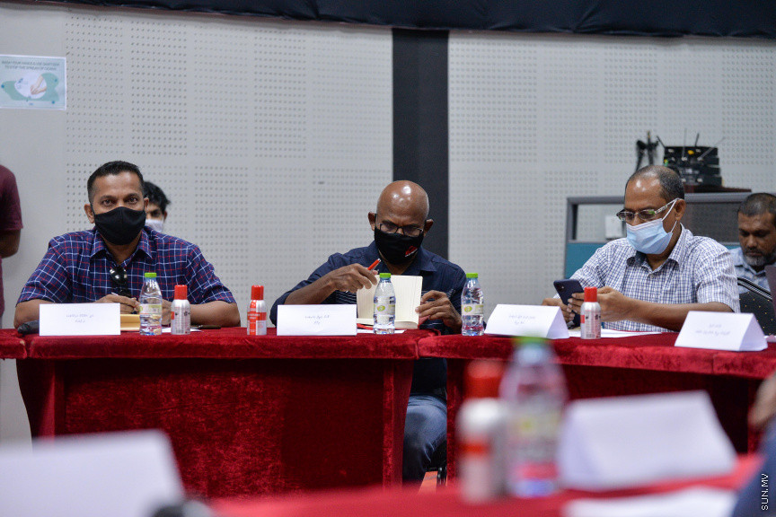 ޖުލައި 4، 2020: މީޑިއާތަކަށް ހުރި ގޮންޖެހުންތަކާއި ހޯދިދާނެ ހައްލުތަކާ މެދު މަސްވަރާކުރުމަށް މީޑިއާ ކައުންސިލުން އިންތިޒާމުކޮއްގެން ބޭއްވި "އެޑިޓަރުންގެ މަހާސިންތާ 2020" ގެ ތެރެއިން -- ސަން ފޮޓޯ/ ފަޔާޒު މޫސާ
