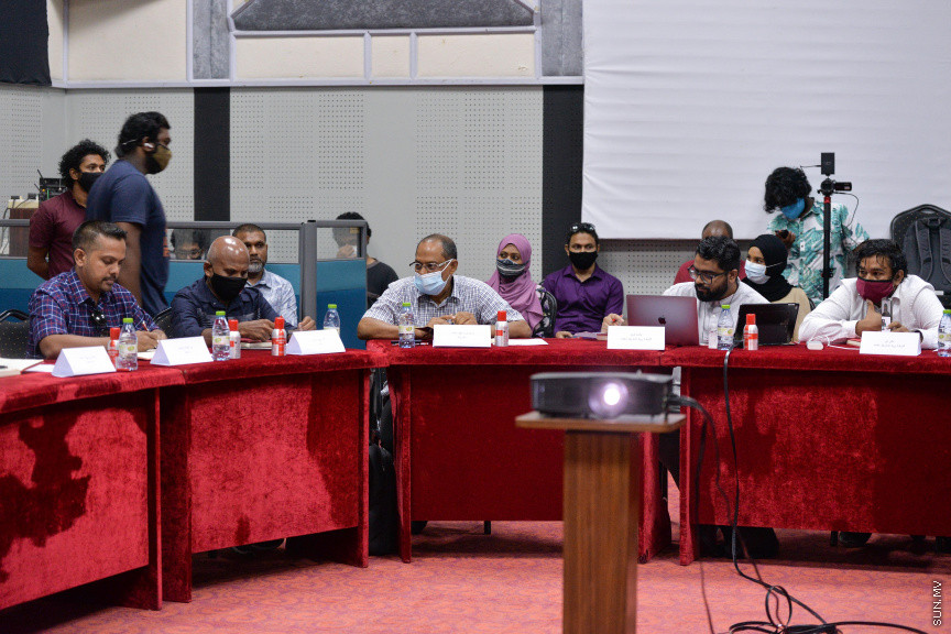 ޖުލައި 4، 2020: މީޑިއާތަކަށް ހުރި ގޮންޖެހުންތަކާއި ހޯދިދާނެ ހައްލުތަކާ މެދު މަސްވަރާކުރުމަށް މީޑިއާ ކައުންސިލުން އިންތިޒާމުކޮއްގެން ބޭއްވި "އެޑިޓަރުންގެ މަހާސިންތާ 2020" ގެ ތެރެއިން -- ސަން ފޮޓޯ/ ފަޔާޒު މޫސާ