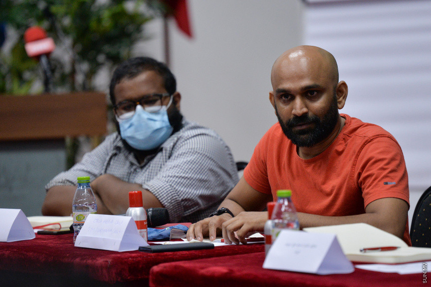 ޖުލައި 4، 2020: މީޑިއާތަކަށް ހުރި ގޮންޖެހުންތަކާއި ހޯދިދާނެ ހައްލުތަކާ މެދު މަސްވަރާކުރުމަށް މީޑިއާ ކައުންސިލުން އިންތިޒާމުކޮއްގެން ބޭއްވި "އެޑިޓަރުންގެ މަހާސިންތާ 2020" ގެ ތެރެއިން -- ސަން ފޮޓޯ/ ފަޔާޒު މޫސާ