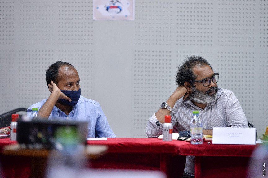 ޖުލައި 4، 2020: މީޑިއާތަކަށް ހުރި ގޮންޖެހުންތަކާއި ހޯދިދާނެ ހައްލުތަކާ މެދު މަސްވަރާކުރުމަށް މީޑިއާ ކައުންސިލުން އިންތިޒާމުކޮއްގެން ބޭއްވި "އެޑިޓަރުންގެ މަހާސިންތާ 2020" ގެ ތެރެއިން -- ސަން ފޮޓޯ/ ފަޔާޒު މޫސާ