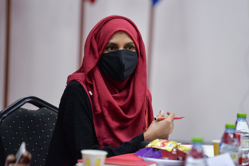 ޖުލައި 4، 2020: މީޑިއާތަކަށް ހުރި ގޮންޖެހުންތަކާއި ހޯދިދާނެ ހައްލުތަކާ މެދު މަސްވަރާކުރުމަށް މީޑިއާ ކައުންސިލުން އިންތިޒާމުކޮއްގެން ބޭއްވި "އެޑިޓަރުންގެ މަހާސިންތާ 2020" ގެ ތެރެއިން -- ސަން ފޮޓޯ/ ފަޔާޒު މޫސާ