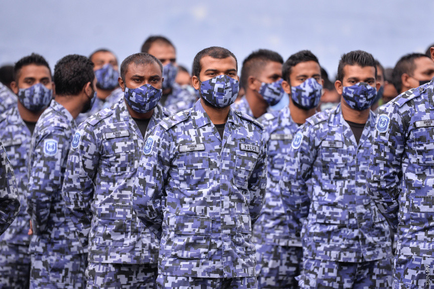 ޖުލައި 5، 2020: ރައީސް އިބްރާޙިމް މުހައްމަދު ސޯލިހް ދިވެހި ފުލުހުންނާ ބައްދަލުކުރެއްވުމަށް  އިސްކަންދަރުކޮށީގައި ބޭއްވި ރަސްމިއްޔާތުގެ ތެރެއިން -- ސަން ފޮޓޯ/ ފަޔާޒު މޫސާ