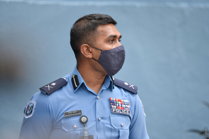 ޖުލައި 5، 2020: ރައީސް އިބްރާޙިމް މުހައްމަދު ސޯލިހް ދިވެހި ފުލުހުންނާ ބައްދަލުކުރެއްވުމަށް  އިސްކަންދަރުކޮށީގައި ބޭއްވި ރަސްމިއްޔާތުގެ ތެރެއިން -- ސަން ފޮޓޯ/ ފަޔާޒު މޫސާ