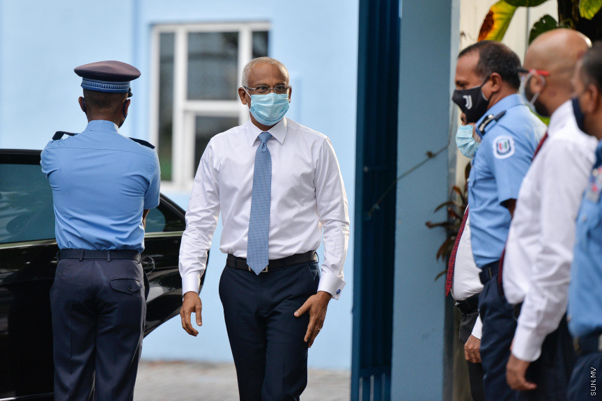 ޖުލައި 5، 2020: ރައީސް އިބްރާޙިމް މުހައްމަދު ސޯލިހް ދިވެހި ފުލުހުންނާ ބައްދަލުކުރެއްވުމަށް  އިސްކަންދަރުކޮށީގައި ބޭއްވި ރަސްމިއްޔާތުގެ ތެރެއިން -- ސަން ފޮޓޯ/ ފަޔާޒު މޫސާ