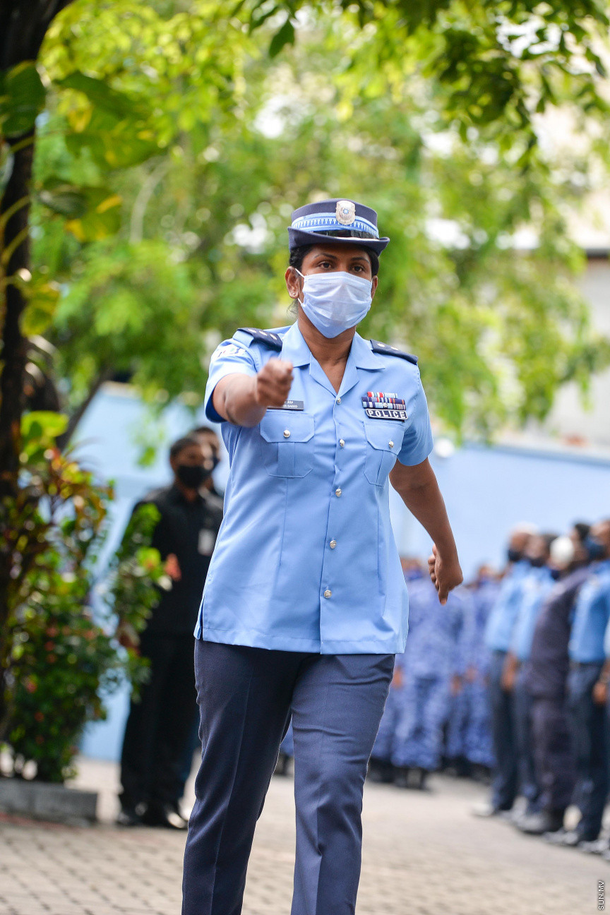 ޖުލައި 5، 2020: ރައީސް އިބްރާޙިމް މުހައްމަދު ސޯލިހް ދިވެހި ފުލުހުންނާ ބައްދަލުކުރެއްވުމަށް  އިސްކަންދަރުކޮށީގައި ބޭއްވި ރަސްމިއްޔާތުގެ ތެރެއިން -- ސަން ފޮޓޯ/ ފަޔާޒު މޫސާ