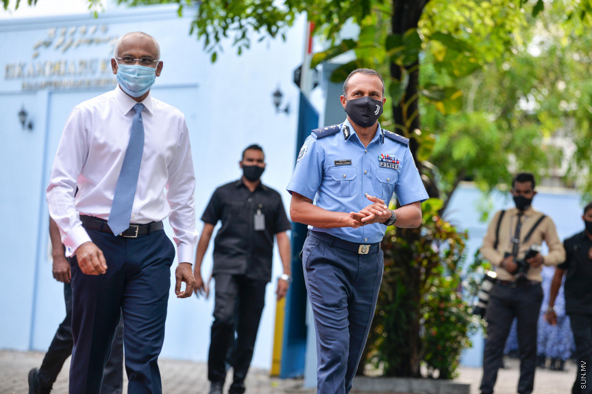 ޖުލައި 5، 2020: ރައީސް އިބްރާޙިމް މުހައްމަދު ސޯލިހް ދިވެހި ފުލުހުންނާ ބައްދަލުކުރެއްވުމަށް  އިސްކަންދަރުކޮށީގައި ބޭއްވި ރަސްމިއްޔާތުގެ ތެރެއިން -- ސަން ފޮޓޯ/ ފަޔާޒު މޫސާ