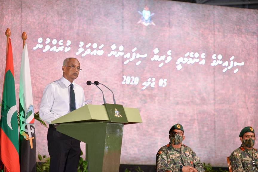 ޖުލައި 5، 2020: ސިފައިންގެ އެންމެމަތީ ވެރިޔާ ރައީސް އިބްރާހިމް މުހައްމަދު ސޯލިހް ކަޅުތުއްކަލާ ކޮށީގައި ސިފައިންނާއި ބައްދަލުކުރެއްވުން -- ސަން ފޮޓޯ/ ފަޔާޒު މޫސާ 