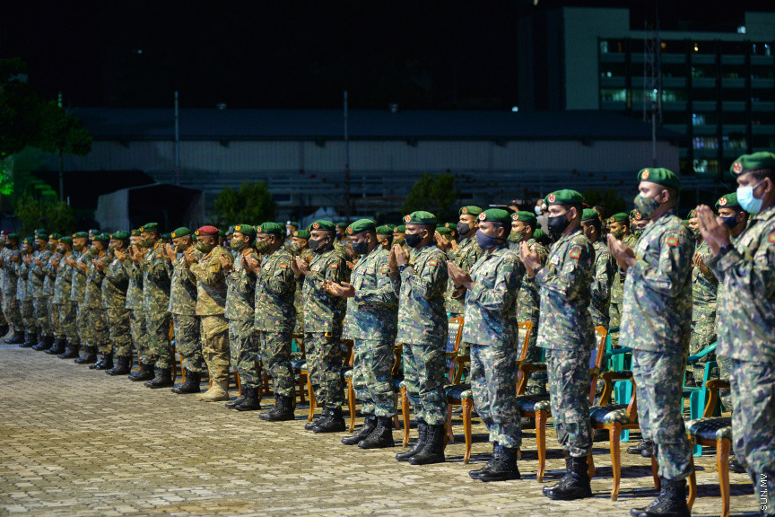 ޖުލައި 5، 2020: ސިފައިންގެ އެންމެމަތީ ވެރިޔާ ރައީސް އިބްރާހިމް މުހައްމަދު ސޯލިހް ކަޅުތުއްކަލާ ކޮށީގައި ސިފައިންނާއި ބައްދަލުކުރެއްވުން -- ސަން ފޮޓޯ/ ފަޔާޒު މޫސާ 