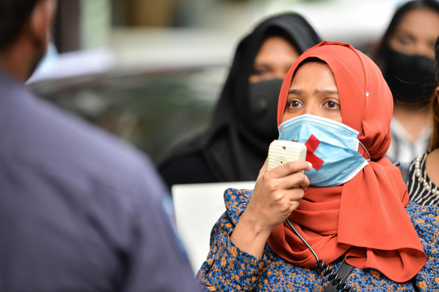 ޖުލައި 12، 2020: ރޭޕް ކުރުމާއި ދެކޮޅަށް "ޖާގައެއް ނެތް" ނަމުގައި ހޮޓަލް ޖެންކައިރީ ކުރި މުޒާހިރާގެ ތެރެއިން -- ސަން ފޮޓޯ/ ފަޔާޒު މޫސާ