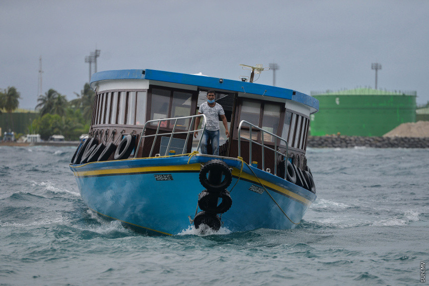 ވިއްސާރަވެ ކަނޑުގަދަވުން: ރާއްޖެއަށް މިހާރު ކުރަމުންދާ ވިއްސާރައިގެ ސަބަބުން ވައިގަދަވެ، ކަނޑުގަދަވާނެ ކަމަށް މޫސުމާ ބެހޭ ގައުމީ އިދާރާ އިން ވަނީ ލަފާ ކޮށްފައި. ވިލާގަނޑުަގައި ގަޑިޔަކު 50 މޭލާއި 55 މޭލާ ދެމެދުގެ ބާރުމިނުގައި ވައި ޖެހޭނެ ކަމަށް ލަފާކޮށްފައިވޭ. ދިޔަވަރު ބޮޑުވާ ވަގުތު ތަކުގައި އުދަ އަރާނެ ކަމަށް ވެސް މެޓުން ވަނީ ލަފާ ކޮށްފައި. ވިއްސާރަވެ،ކަނޑުގަދަ ވުމުގެ ސަބަބުން ކަނޑުދަތުރު ކުރާ ފަރާތްތަކުން މޫސުމަށް ސަމާލުވުމަށް ކަމާބެހޭ އިދާރާތަކުން އިލްތިމާސް ކުރޭ -- ސަން ފޮޓޯ/ ފަޔާޒު މޫސާ