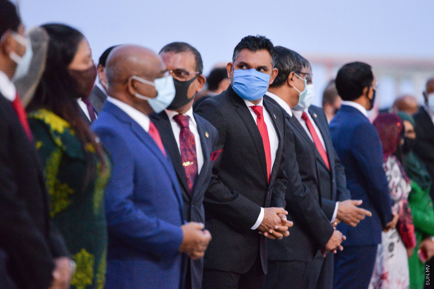 ޖުލައި 26، 2020: މިނިވަންދުވަހުގެ މުނާސަބަތުގައި ޖުމްހޫރީ މައިދާނުގައި ބޭއްވި ދިދަ ނެގުމުގެ ހާއްސަ ރަސްމިއްޔާތުގެ ތެރެއިން -- ސަން ފޮޓޯ/ ފަޔާޒު މޫސާ
