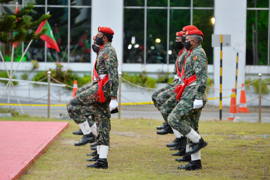 ޖުލައި 26، 2020: މިނިވަންދުވަހުގެ މުނާސަބަތުގައި ޖުމްހޫރީ މައިދާނުގައި ބޭއްވި ދިދަ ނެގުމުގެ ހާއްސަ ރަސްމިއްޔާތުގެ ތެރެއިން -- ސަން ފޮޓޯ/ ފަޔާޒު މޫސާ