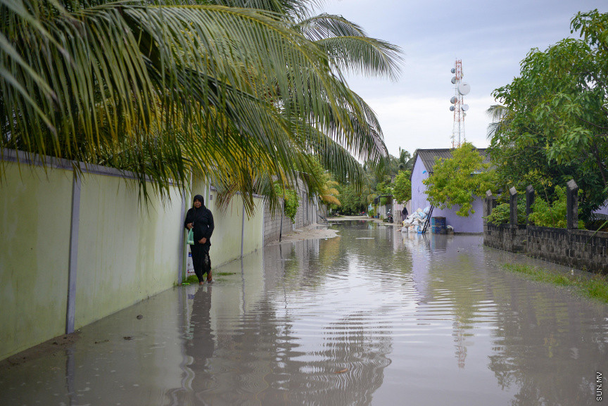 [ށ. ފުނަދުއިން]: އޮގަސްޓް 9، 2020: ށ. ފުނަދުއަށް ބޯކޮށް ވާރޭވެހި ފެންބޮޑުވުން. ފެންބޮޑުވެ އެ ރަށުގެ ބައެއް ގެތަކަށް ފެން ވަދެ، 20 ވަރަކަށް ގެއަށް ފެނުގެ އަސަރުކޮށްފައިވޭ -- ސަން ފޮޓޯ/ މުހައްމަދު އަފްރާހު