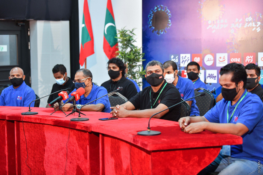 ސެޕްޓެމްބަރ 1، 2020: ކޮވިޑް-19 އާ ގުޅޭ ގޮތުން އާންމުން ހޭލުންތެރިކޮށް އެ ބަލި ފެތުރުން ހުއްޓުވުމަށް ދިވެހި މީޑިއާތައް އިސް ނަގައިގެން 'ކޮވިޑް ހުއްޓުވާނީ އަހަރެން' ނަމުގައި ކެމްޕެއިން ފެށުން -- ސަން ފޮޓޯ/ ފަޔާޒު މޫސާ 