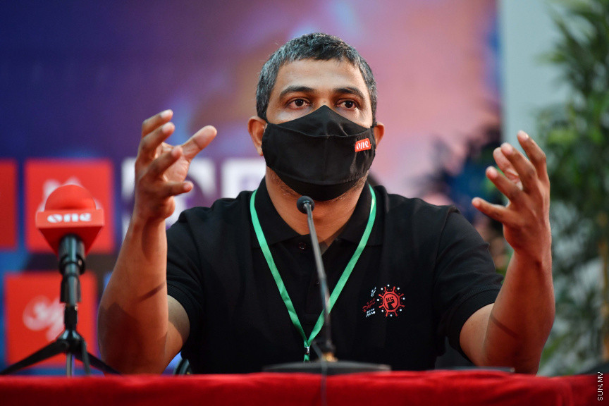 ސެޕްޓެމްބަރ 1، 2020: ކޮވިޑް-19 އާ ގުޅޭ ގޮތުން އާންމުން ހޭލުންތެރިކޮށް އެ ބަލި ފެތުރުން ހުއްޓުވުމަށް ދިވެހި މީޑިއާތައް އިސް ނަގައިގެން 'ކޮވިޑް ހުއްޓުވާނީ އަހަރެން' ނަމުގައި ކެމްޕެއިން ފެށުން -- ސަން ފޮޓޯ/ ފަޔާޒު މޫސާ 
