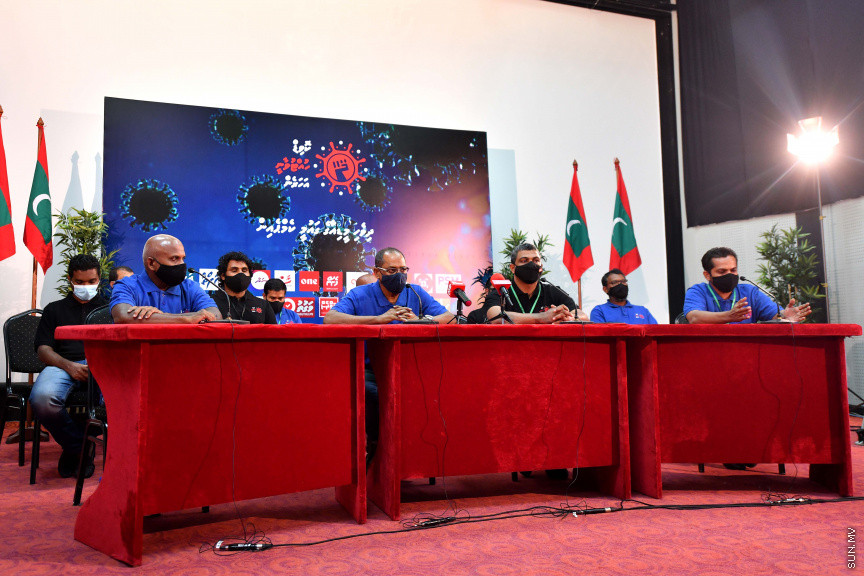 ސެޕްޓެމްބަރ 1، 2020: ކޮވިޑް-19 އާ ގުޅޭ ގޮތުން އާންމުން ހޭލުންތެރިކޮށް އެ ބަލި ފެތުރުން ހުއްޓުވުމަށް ދިވެހި މީޑިއާތައް އިސް ނަގައިގެން 'ކޮވިޑް ހުއްޓުވާނީ އަހަރެން' ނަމުގައި ކެމްޕެއިން ފެށުން -- ސަން ފޮޓޯ/ ފަޔާޒު މޫސާ 