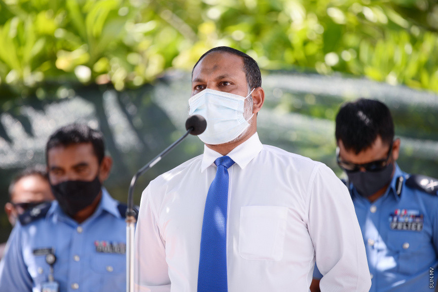 އޮކްޓޫބަރ 8، 2020: އެކި މައްސަލަތަކުގައި ފުލުހުންގެ ބެލުމުގެ ދަށުގައި ހުރި 324 ކިލޯއަށްވުރެ ގިނަ މަސްތުވާތަކެތި ނައްތާލުން: މަސްތުވާތަކެތި ނައްތާލާފައިވަނީ މީޑިއާތަކުގެ ހާޒިރުގައި ދޫނިދޫގައި -- ސަން ފޮޓޯ/ ފަޔާޒު މޫސާ