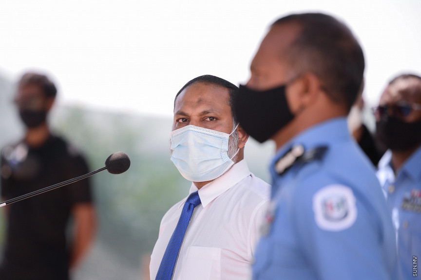 އޮކްޓޫބަރ 8، 2020: އެކި މައްސަލަތަކުގައި ފުލުހުންގެ ބެލުމުގެ ދަށުގައި ހުރި 324 ކިލޯއަށްވުރެ ގިނަ މަސްތުވާތަކެތި ނައްތާލުން: މަސްތުވާތަކެތި ނައްތާލާފައިވަނީ މީޑިއާތަކުގެ ހާޒިރުގައި ދޫނިދޫގައި -- ސަން ފޮޓޯ/ ފަޔާޒު މޫސާ