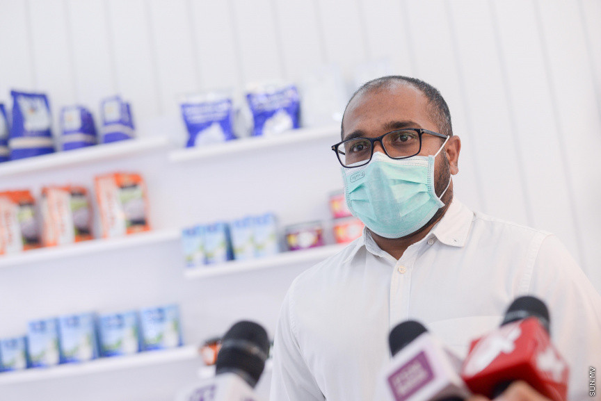 އޮކްޓޫބަރ 10، 2020: ހެޕީ މާކެޓުން ބޭނުންކުރަމުން ގެންދިޔަ އުޅަނދުތައް ރަސްމީކޮށް ބެޓެރި އުޅަނދުތަކަށް ބަދަލުކޮށް "ގްރީން ފްލީޓް" އެއް ލޯންޗުކޮށް އަދި އެކުންފުނީގެ ޕްރޮޑަކްޓުތައް އެއް ތަނަކުން ބަލައިލެވޭ ބޮޑު އެކްސްޕީރިއެންސް ސެންޓަރު، ޝޯ ރޫމް އެއް ހުޅުމާލޭގައި ބޭއްވި ހަފްލާގެ ތެރެއިން -- ސަން ފޮޓޯ/ ފަޔާޒު މޫސާ