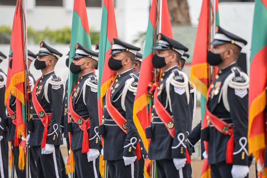ނޮވެމްބަރ 3، 2020: ނަސްރުގެ ދުވަހުގެ މުނާސަބަތުގައި ތިނެއް ނުވެމްބަރުގެ ހަނދާނީ ބިނާގައި ދިދަ ޖެހުމާއި ގާޑް މައުންޓް ކުރުމުގެ ރަސްމިއްޔާތު -- ސަން ފޮޓޯ/ ފަޔާޒު މޫސާ