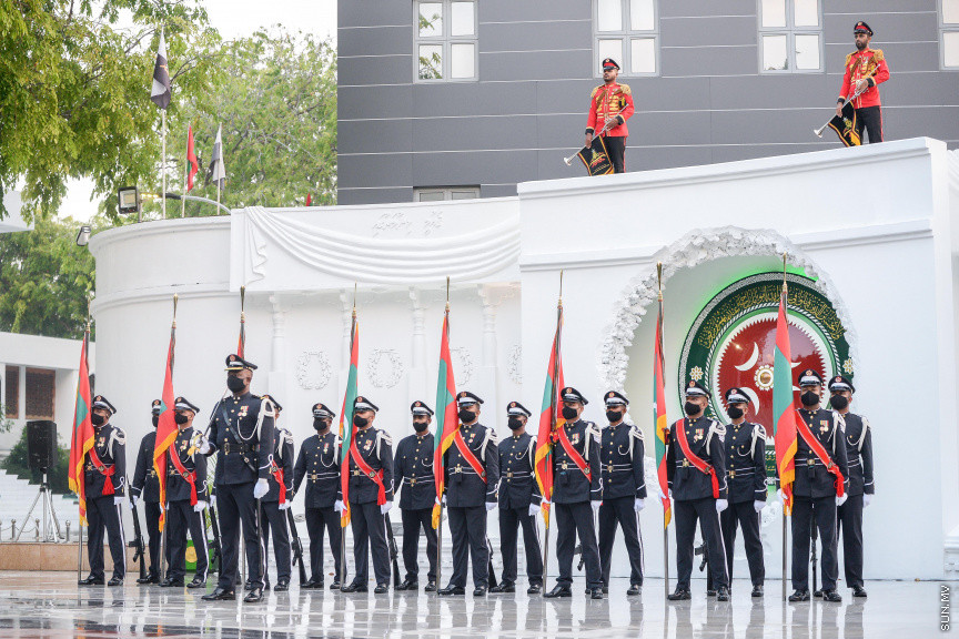 ނޮވެމްބަރ 3، 2020: ނަސްރުގެ ދުވަހުގެ މުނާސަބަތުގައި ތިނެއް ނުވެމްބަރުގެ ހަނދާނީ ބިނާގައި ދިދަ ޖެހުމާއި ގާޑް މައުންޓް ކުރުމުގެ ރަސްމިއްޔާތު -- ސަން ފޮޓޯ/ ފަޔާޒު މޫސާ