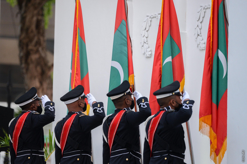 ނޮވެމްބަރ 3، 2020: ނަސްރުގެ ދުވަހުގެ މުނާސަބަތުގައި ތިނެއް ނުވެމްބަރުގެ ހަނދާނީ ބިނާގައި ދިދަ ޖެހުމާއި ގާޑް މައުންޓް ކުރުމުގެ ރަސްމިއްޔާތު -- ސަން ފޮޓޯ/ ފަޔާޒު މޫސާ