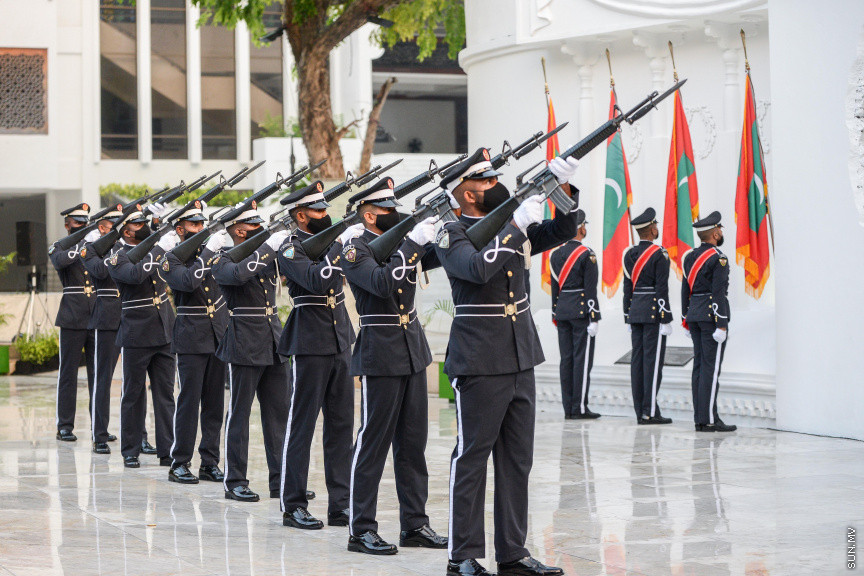 ނޮވެމްބަރ 3، 2020: ނަސްރުގެ ދުވަހުގެ މުނާސަބަތުގައި ތިނެއް ނުވެމްބަރުގެ ހަނދާނީ ބިނާގައި ދިދަ ޖެހުމާއި ގާޑް މައުންޓް ކުރުމުގެ ރަސްމިއްޔާތު -- ސަން ފޮޓޯ/ ފަޔާޒު މޫސާ