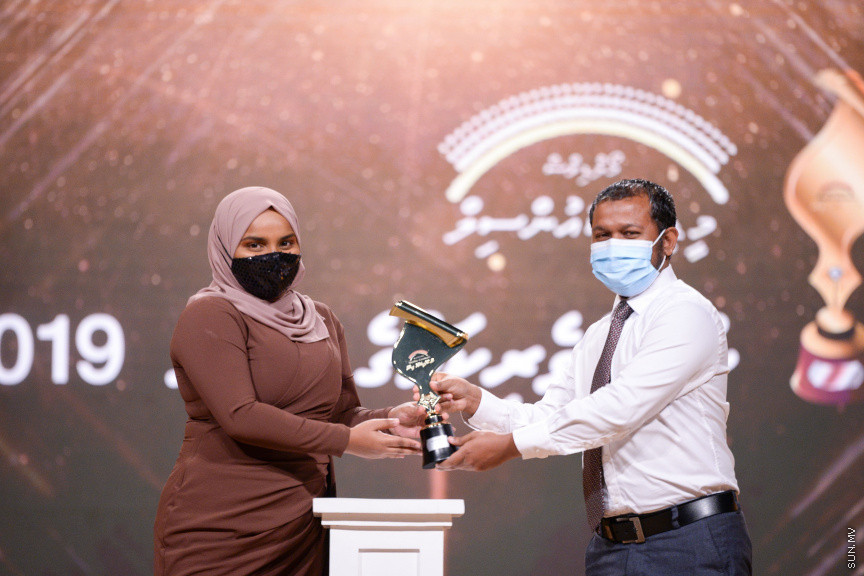 ޑިސެމްބަރ 8، 2020: މޯލްޑިވްސް މީޑިއާ ކައުންސިލްގެ ނޫސްވެރިކަމުގެ އެވޯޑު 2019ގެ އިނާމު ދިނުމުގެ ރަސްމިއްޔާތުގެ ތެރެއިން -- ސަން ފޮޓޯ/ ފަޔާޒު މޫސާ