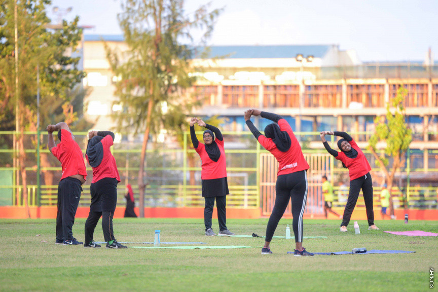 ޖެނުއަރީ 18، 2021: މާލޭ އެކުވެނީ ދުވާ ޓްރެކް: އަހަރުތަކަކަށް ފަހު އެކުވެނީގައި ދުވާ ޓްރެކް ތަރައްގީކޮށްފައިވަނީ އިންޑިއާގެ އެހީގައި. ސިންތެޓިކް ޓްރެކެއްގެ ގޮތުގައި އެކުވެނި ޓްރެކު ތަރައްގީ ކުރުމަށް އިންޑިއާ އިން އެހީދީފައި ވަނީ އެ ގައުމުން ރާއްޖޭގައި ހިންގާ ހައި އިމްޕެކްޓް ކޮމިއުނިޓީ ޑިވެލޮޕްމެންޓް (އެޗްއައިސީޕީޑީ) މަޝްރޫއުތަކުގެ ތެރޭގައި ހިމަނައިގެން. ޓްރެކް ހުޅުވި ފަހުން ގިނަ އަދަދެއްގެ ބަޔަކު ކަސްރަތު ކުރުމަށް އެތަން ދަނީ ބޭނުން ކުރަމުން -- ސަންފޮޓޯ/ ފަޔާޒު މޫސާ