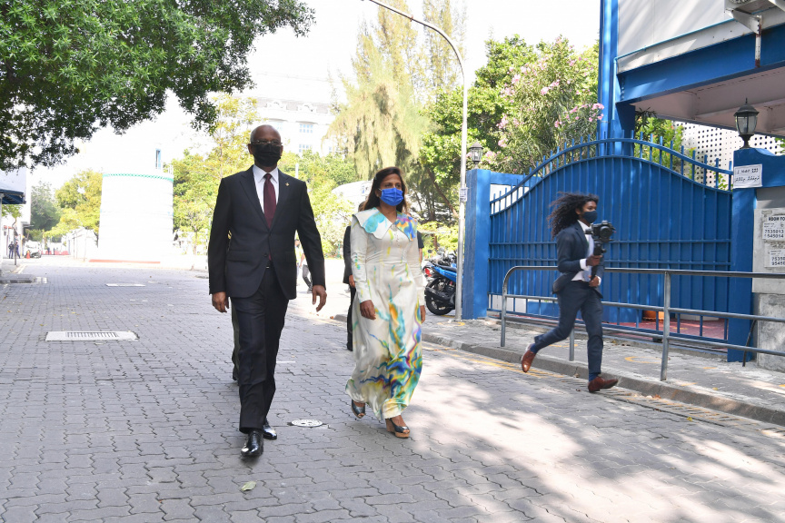 ފެބްރުއަރީ 4، 2021: 2021 ވަނަ އަހަރަށް ރައްޔިތުންގެ މަޖިލިސް ހުޅުވުމުގެ ޖަލްސާގެ ތެރެއިން:  މި ޖަލްސާގައި ރައީސުލްޖުމްހޫރިއްޔާ އިބްރާހިމް މުހައްމަދު ސޯލިހު ވަނީ  ރިޔާސީ ބަޔާން އިއްވަވާފަ -- ފޮޓޯ/ ރައީސް އޮފީސް