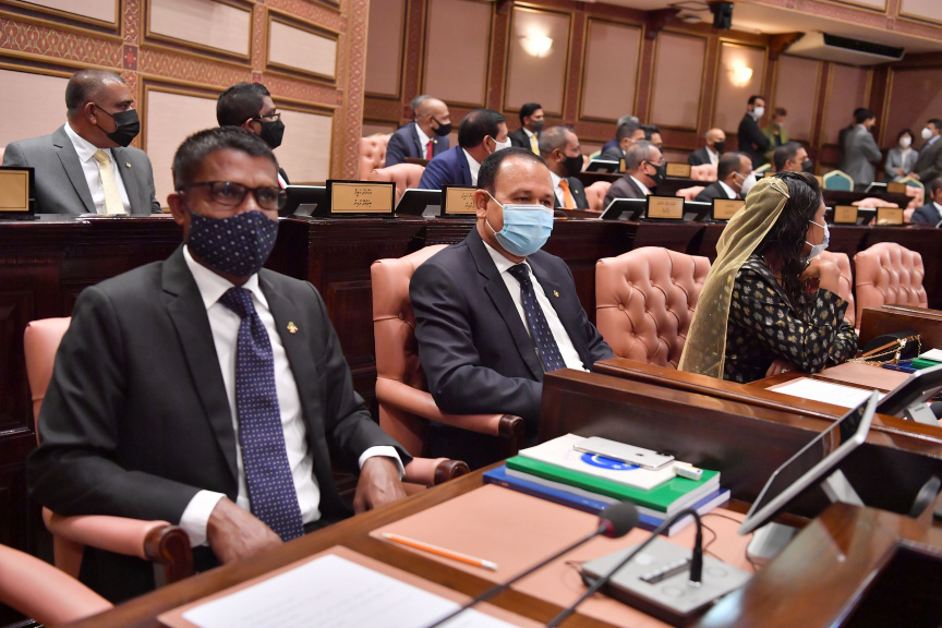 ފެބްރުއަރީ 4، 2021: 2021 ވަނަ އަހަރަށް ރައްޔިތުންގެ މަޖިލިސް ހުޅުވުމުގެ ޖަލްސާގެ ތެރެއިން:  މި ޖަލްސާގައި ރައީސުލްޖުމްހޫރިއްޔާ އިބްރާހިމް މުހައްމަދު ސޯލިހު ވަނީ  ރިޔާސީ ބަޔާން އިއްވަވާފަ -- ފޮޓޯ/ ރައީސް އޮފީސް