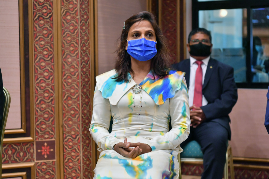 ފެބްރުއަރީ 4، 2021: 2021 ވަނަ އަހަރަށް ރައްޔިތުންގެ މަޖިލިސް ހުޅުވުމުގެ ޖަލްސާގެ ތެރެއިން:  މި ޖަލްސާގައި ރައީސުލްޖުމްހޫރިއްޔާ އިބްރާހިމް މުހައްމަދު ސޯލިހު ވަނީ  ރިޔާސީ ބަޔާން އިއްވަވާފަ -- ފޮޓޯ/ ރައީސް އޮފީސް