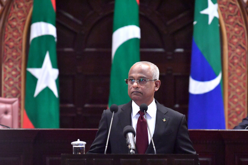 ފެބްރުއަރީ 4، 2021: 2021 ވަނަ އަހަރަށް ރައްޔިތުންގެ މަޖިލިސް ހުޅުވުމުގެ ޖަލްސާގެ ތެރެއިން:  މި ޖަލްސާގައި ރައީސުލްޖުމްހޫރިއްޔާ އިބްރާހިމް މުހައްމަދު ސޯލިހު ވަނީ  ރިޔާސީ ބަޔާން އިއްވަވާފަ -- ފޮޓޯ/ ރައީސް އޮފީސް
