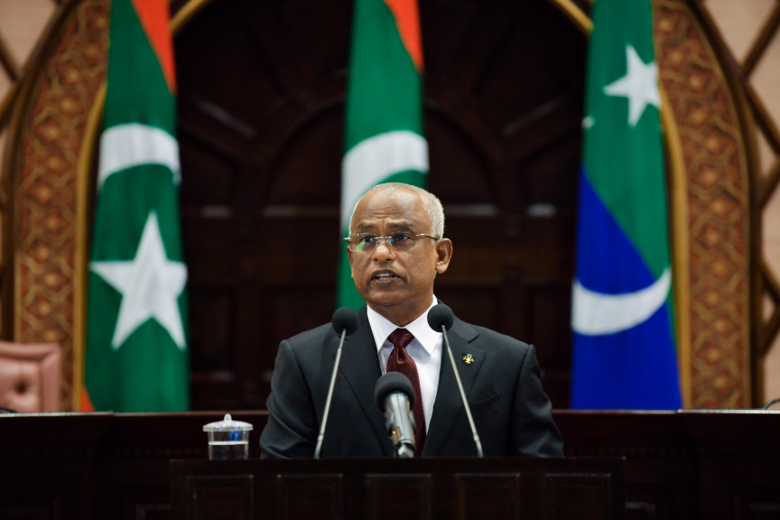 ފެބްރުއަރީ 4، 2021: 2021 ވަނަ އަހަރަށް ރައްޔިތުންގެ މަޖިލިސް ހުޅުވުމުގެ ޖަލްސާގެ ތެރެއިން:  މި ޖަލްސާގައި ރައީސުލްޖުމްހޫރިއްޔާ އިބްރާހިމް މުހައްމަދު ސޯލިހު ވަނީ  ރިޔާސީ ބަޔާން އިއްވަވާފަ -- ފޮޓޯ/ ރައީސް އޮފީސް