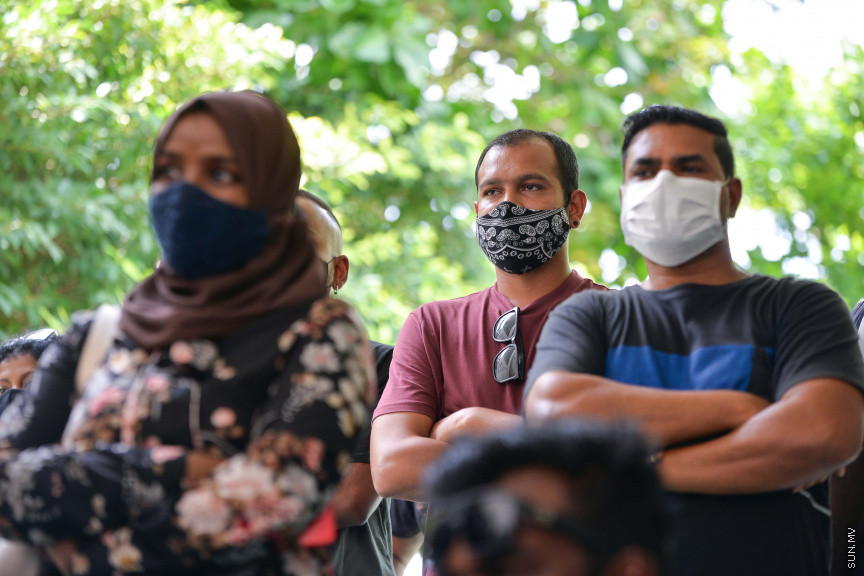ފެބްރުއަރީ 4، 2021: ޓޫރިޒަމް ދާއިރާގެ މަސައްކަތްތެރިންނާއި، ޓޫރިޒަމް ދާއިރާއާއި ގުޅުން ހުރި ފަންނުވެރިންނަށް ކޮވިޑް ވެކްސިން ދޭން ފެށުން -- ސަން ފޮޓޯ/ ފަޔާޒު މޫސާ